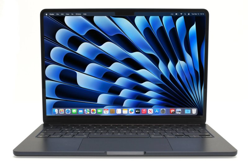 Apple MacBook Air M2 @3.49GHz 16GB RAM 256GB SSD 13.6" Liquid Retina Display True Tone Technology Touch ID Backlit Magic Keyboard 1080p FaceTime HD Webcam Thunderbolt 3 A2681 2022 Model 1 Year Warranty