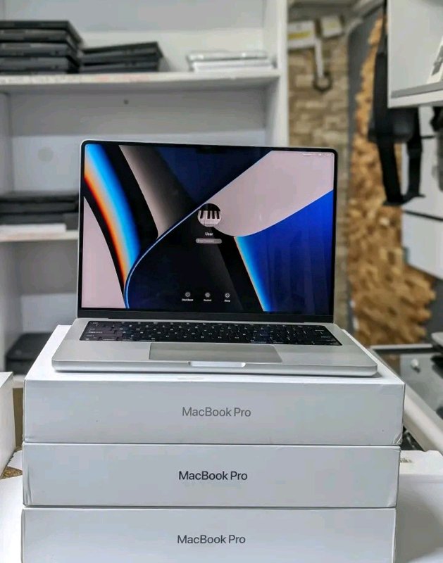 APPLE M1 PRO 2021 14 INCH 16GB RAM 512GB SSD STORAGE 8 CORE (6 PERFORMANCE & 2 EFFICIENCY) 14 INCH'S LIQUID RETINA XDR DISPLAY 3024 BY 1964 / FACETIME ID CAMERA TYPE C THUNDER BOLT/ HDMI / FINGURE